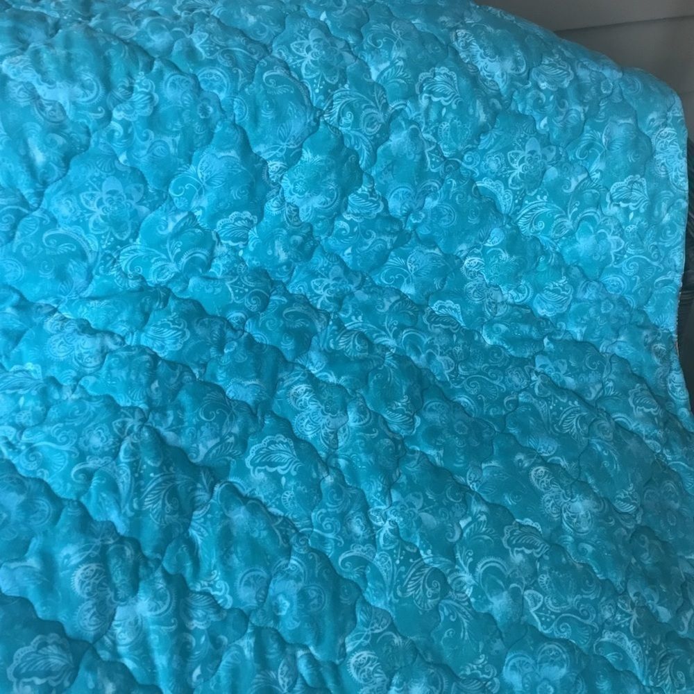 Hand Crafted Quilt Turquoise and Red - Picture 14 of 15